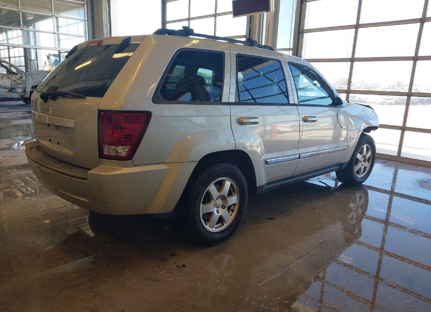 Photo 4 of 2010 Jeep Grand CHEROKEE LAREDO (VIN 1J4PR4GK6AC131012)