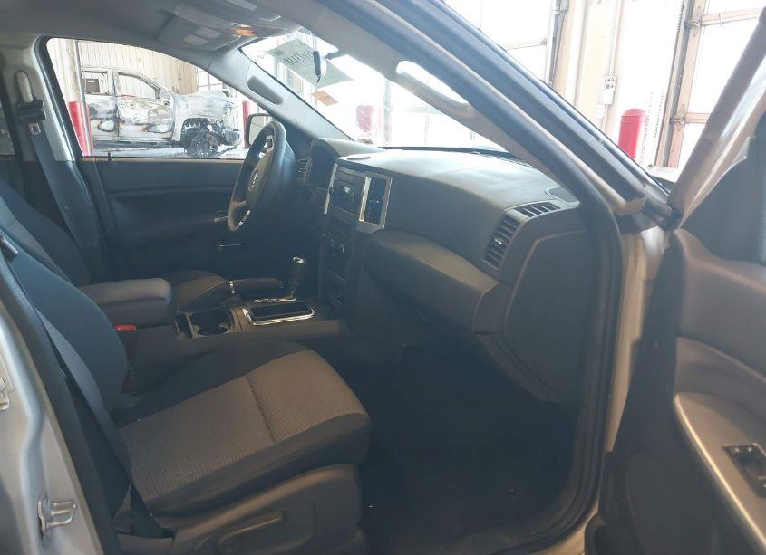 Photo 5 of 2010 Jeep Grand CHEROKEE LAREDO (VIN 1J4PR4GK6AC131012)