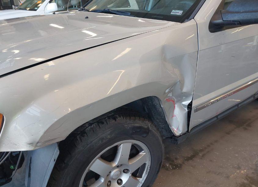 Photo 6 of 2010 Jeep Grand CHEROKEE LAREDO (VIN 1J4PR4GK6AC131012)