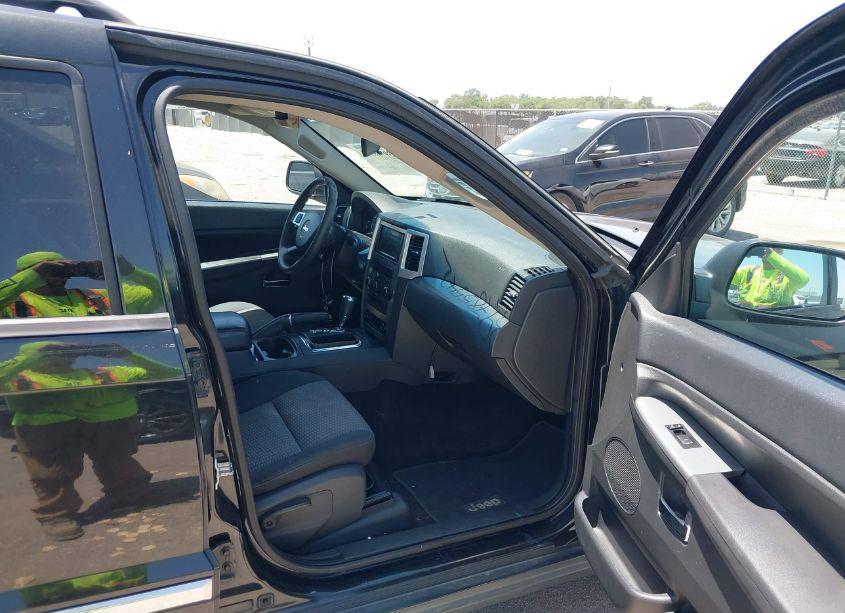 Photo 5 of 2010 Jeep Grand CHEROKEE LAREDO (VIN 1J4PR4GK9AC147074)