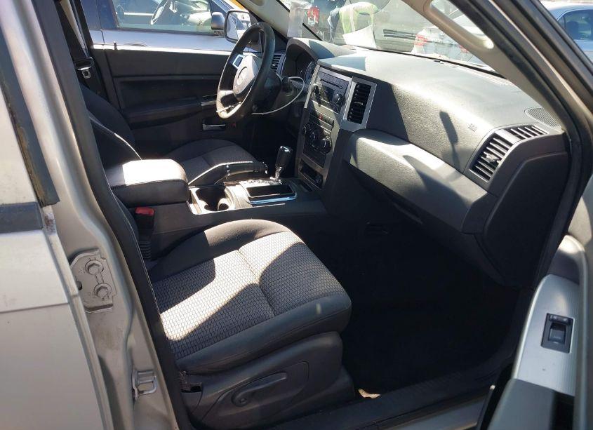 Photo 5 of 2010 Jeep Grand CHEROKEE LAREDO (VIN 1J4PS4GK1AC121704)