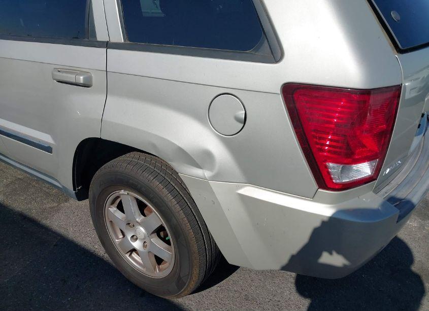 Photo 6 of 2010 Jeep Grand CHEROKEE LAREDO (VIN 1J4PS4GK1AC121704)