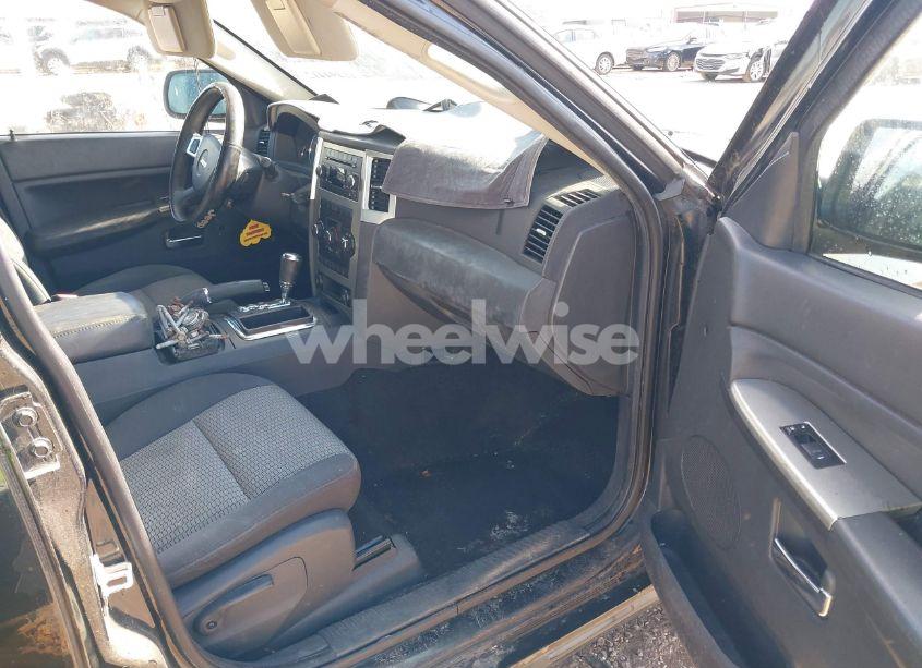 Photo 5 of 2010 Jeep Grand CHEROKEE LAREDO (VIN 1J4PS4GK4AC115461)