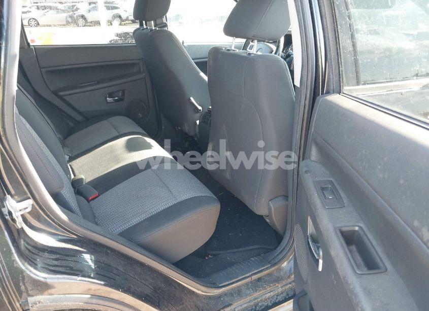 Photo 8 of 2010 Jeep Grand CHEROKEE LAREDO (VIN 1J4PS4GK4AC115461)