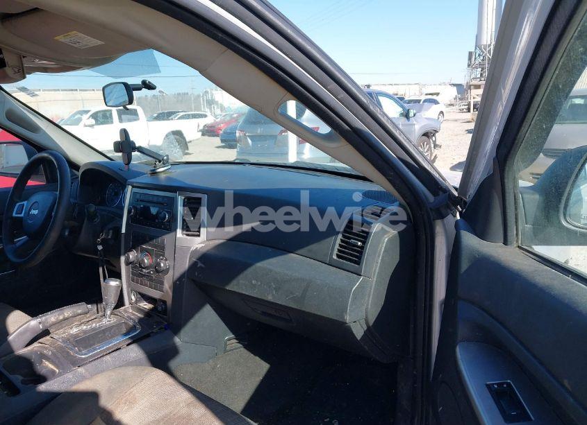 Photo 5 of 2010 Jeep Grand CHEROKEE LAREDO (VIN 1J4PS4GKXAC103153)