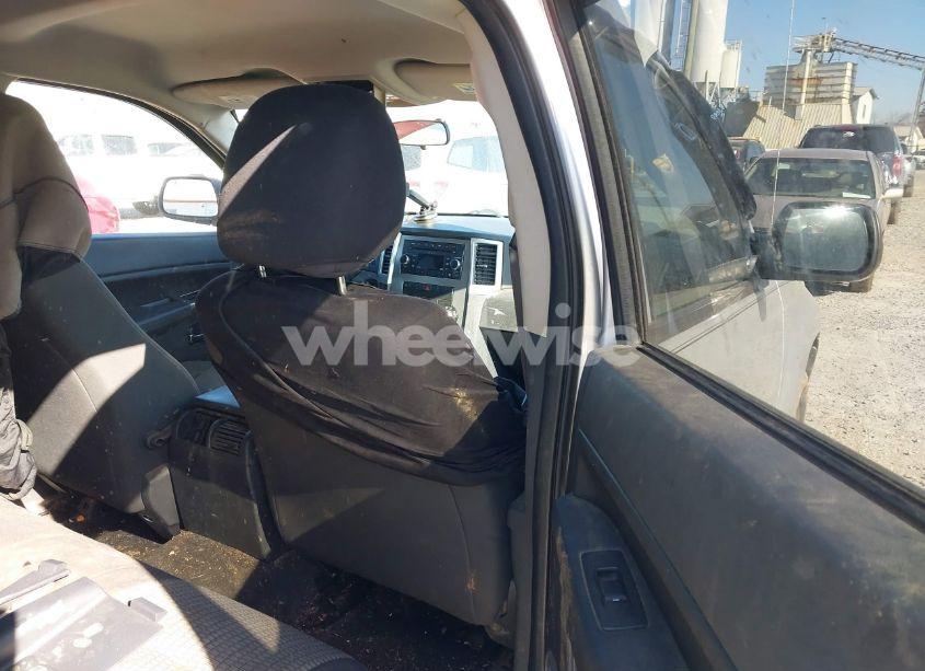 Photo 8 of 2010 Jeep Grand CHEROKEE LAREDO (VIN 1J4PS4GKXAC103153)