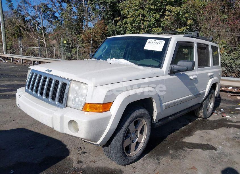 Photo 2 of 2010 Jeep Commander SPORT (VIN 1J4RG4GK4AC106902)