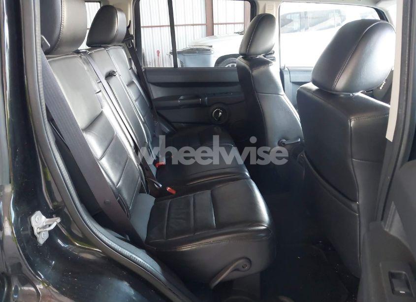 Photo 8 of 2010 Jeep Commander SPORT (VIN 1J4RG4GT0AC118912)