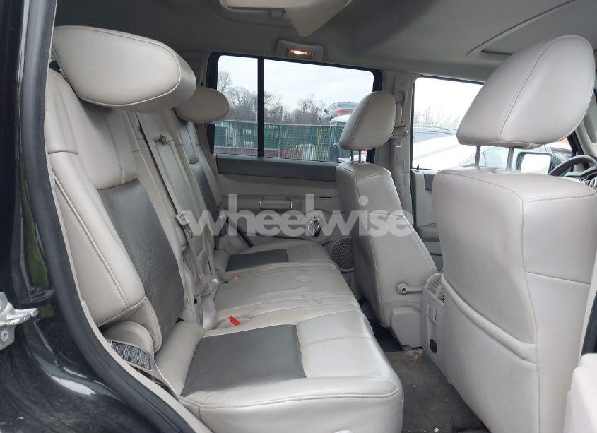 Photo 8 of 2010 Jeep Commander LIMITED (VIN 1J4RG5GT5AC115820)
