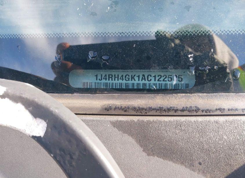 Photo 9 of 2010 Jeep Commander SPORT (VIN 1J4RH4GK1AC122505)