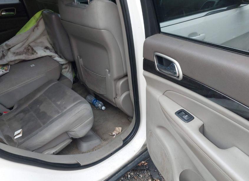 Photo 8 of 2011 Jeep Grand CHEROKEE LAREDO (VIN 1J4RR4GG0BC529564)