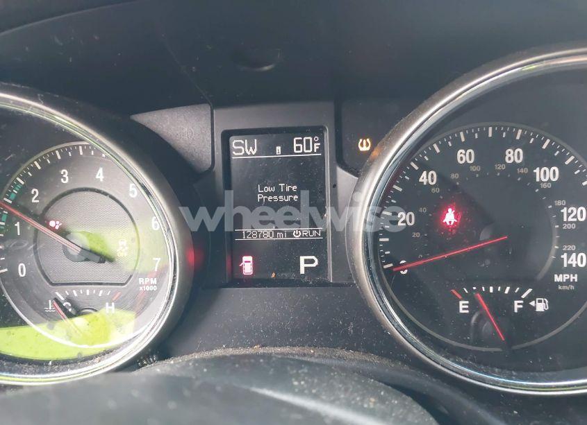 Photo 7 of 2011 Jeep Grand CHEROKEE LAREDO (VIN 1J4RR4GG0BC608989)