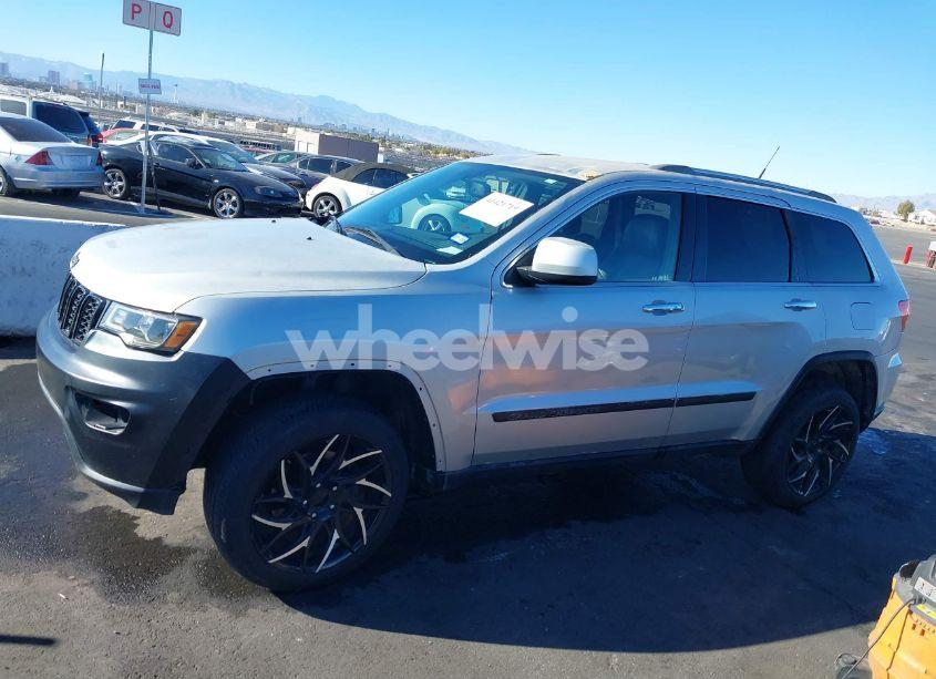 Photo 14 of 2011 Jeep Grand CHEROKEE LAREDO (VIN 1J4RR4GG1BC512384)