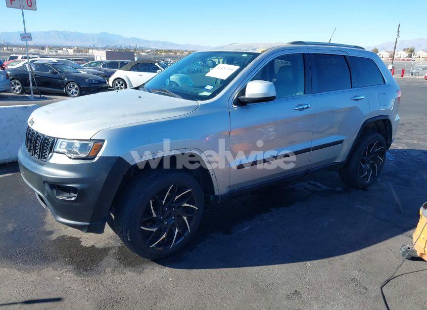 Photo 2 of 2011 Jeep Grand CHEROKEE LAREDO (VIN 1J4RR4GG1BC512384)