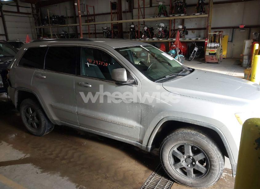 2011 Jeep Grand CHEROKEE LAREDO (VIN 1J4RR4GG1BC512725) main photo