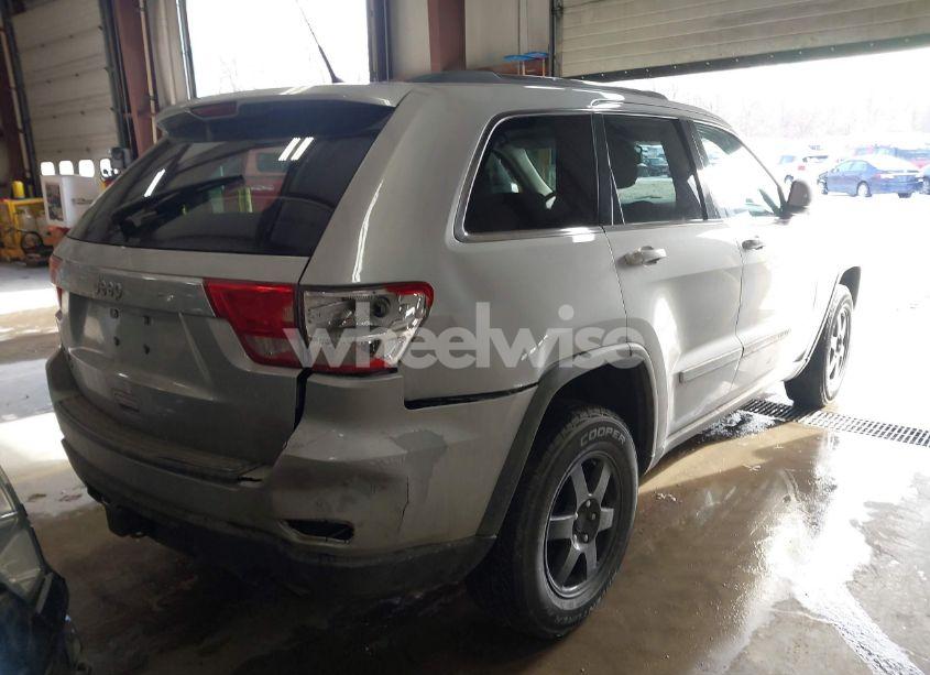 Photo 4 of 2011 Jeep Grand CHEROKEE LAREDO (VIN 1J4RR4GG1BC512725)