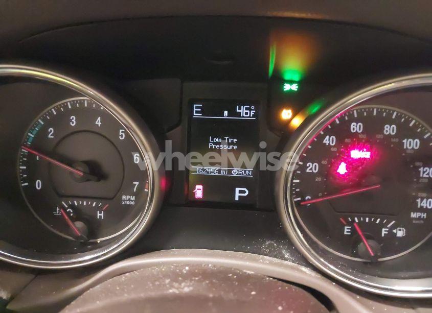 Photo 7 of 2011 Jeep Grand CHEROKEE LAREDO (VIN 1J4RR4GG1BC566705)