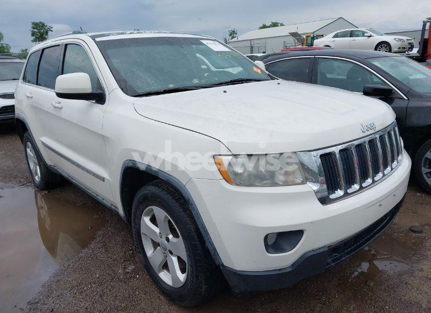 2011 Jeep Grand CHEROKEE LAREDO (VIN 1J4RR4GG1BC572827) main photo