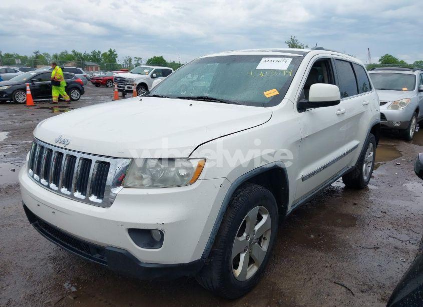 Photo 2 of 2011 Jeep Grand CHEROKEE LAREDO (VIN 1J4RR4GG1BC572827)