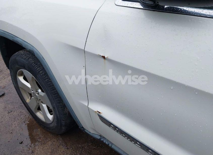 Photo 6 of 2011 Jeep Grand CHEROKEE LAREDO (VIN 1J4RR4GG1BC572827)