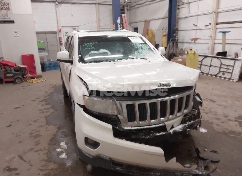 2011 Jeep Grand CHEROKEE LAREDO (VIN 1J4RR4GG1BC590678) main photo