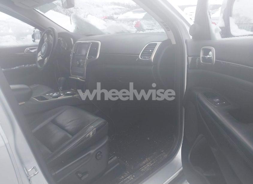 Photo 5 of 2011 Jeep Grand CHEROKEE LAREDO (VIN 1J4RR4GG1BC615739)