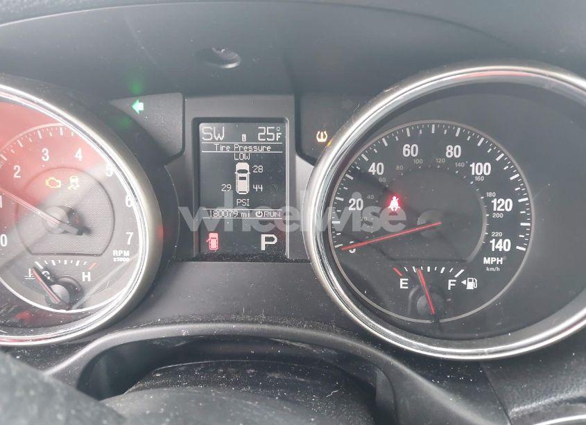 Photo 7 of 2011 Jeep Grand CHEROKEE LAREDO (VIN 1J4RR4GG1BC615739)