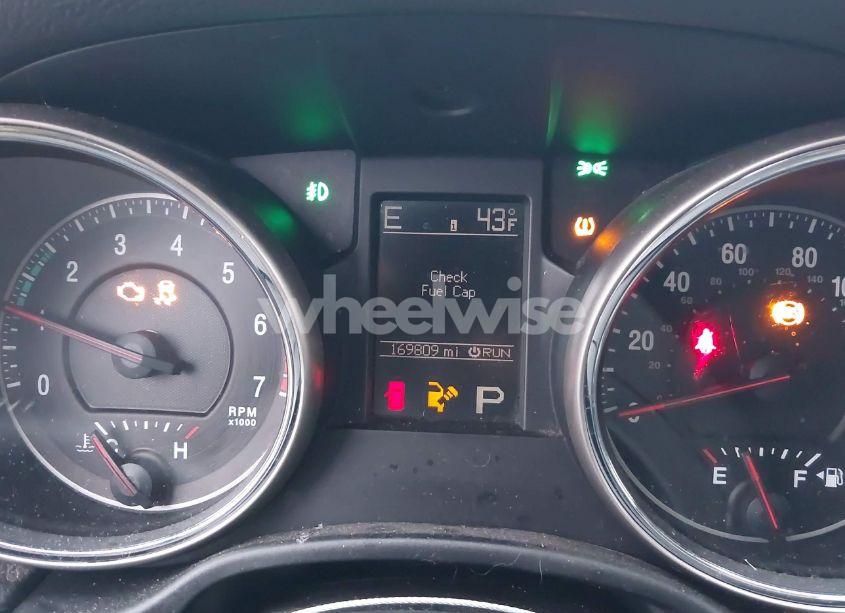 Photo 7 of 2011 Jeep Grand CHEROKEE LAREDO (VIN 1J4RR4GG1BC721401)