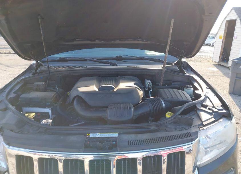 Photo 10 of 2011 Jeep Grand CHEROKEE LAREDO (VIN 1J4RR4GG1BC738649)