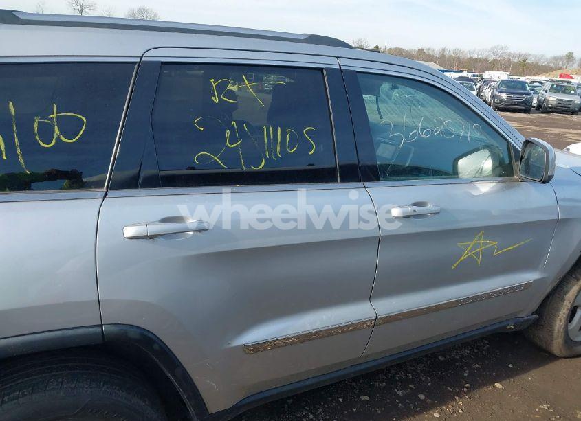 Photo 12 of 2011 Jeep Grand CHEROKEE LAREDO (VIN 1J4RR4GG2BC511504)