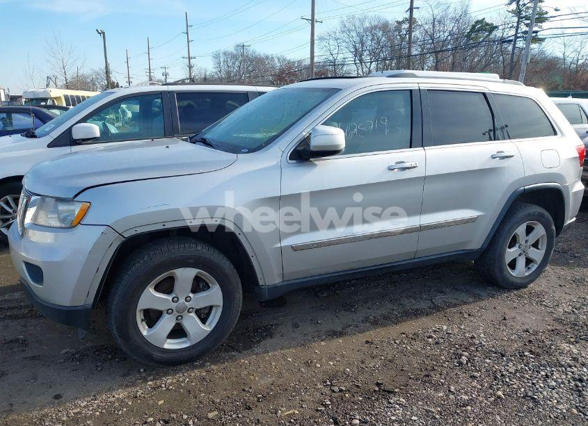 Photo 2 of 2011 Jeep Grand CHEROKEE LAREDO (VIN 1J4RR4GG2BC511504)