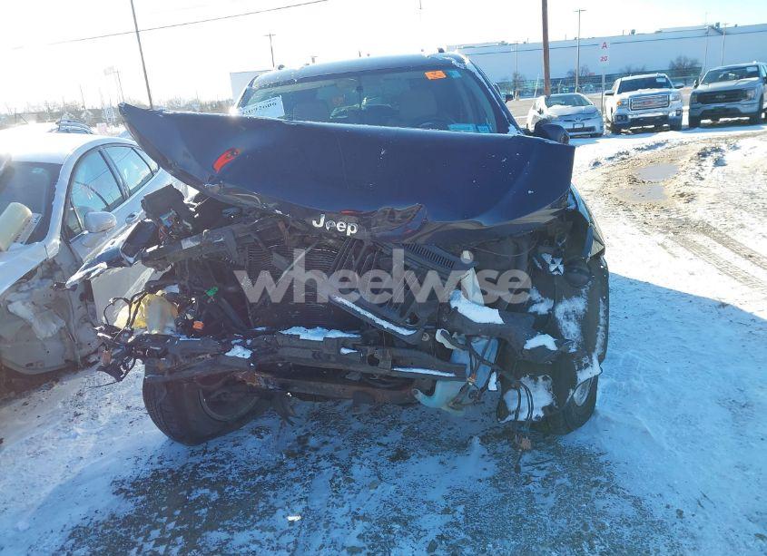 Photo 6 of 2011 Jeep Grand CHEROKEE LAREDO (VIN 1J4RR4GG2BC513009)