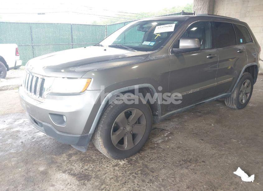 Photo 2 of 2011 Jeep Grand CHEROKEE LAREDO (VIN 1J4RR4GG2BC578264)