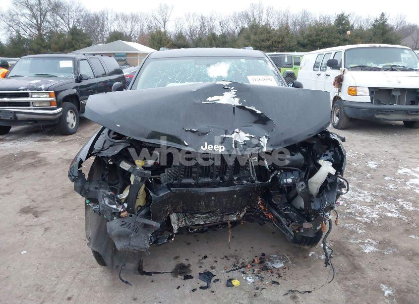 Photo 13 of 2011 Jeep Grand CHEROKEE LAREDO (VIN 1J4RR4GG2BC581990)