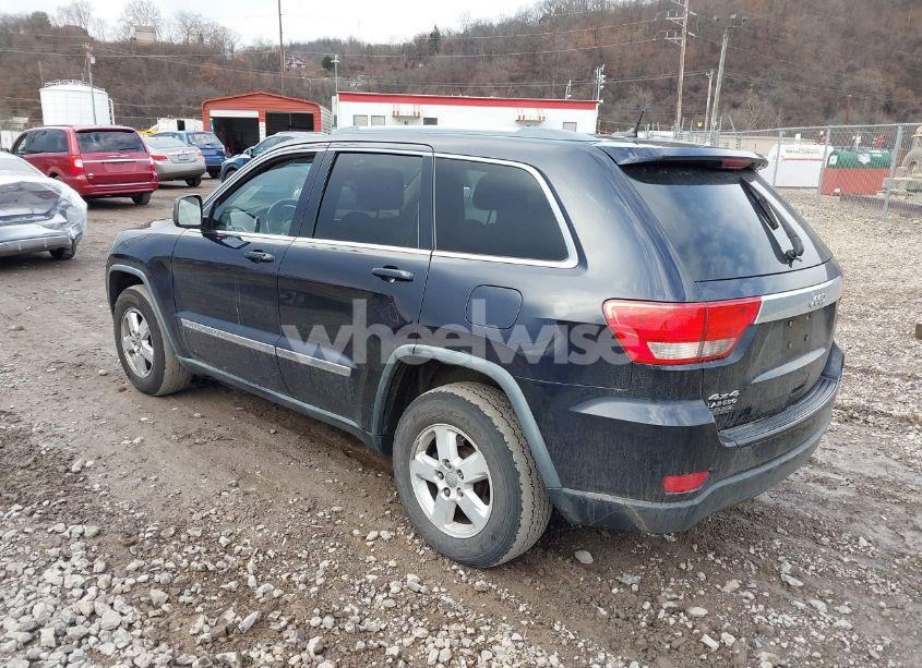 Photo 3 of 2011 Jeep Grand CHEROKEE LAREDO (VIN 1J4RR4GG2BC609268)