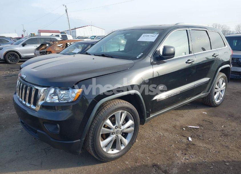 Photo 2 of 2011 Jeep Grand CHEROKEE LAREDO (VIN 1J4RR4GG2BC627401)