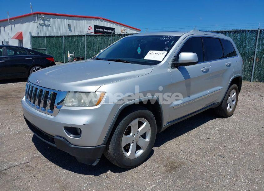 Photo 2 of 2011 Jeep Grand CHEROKEE LAREDO (VIN 1J4RR4GG2BC737400)