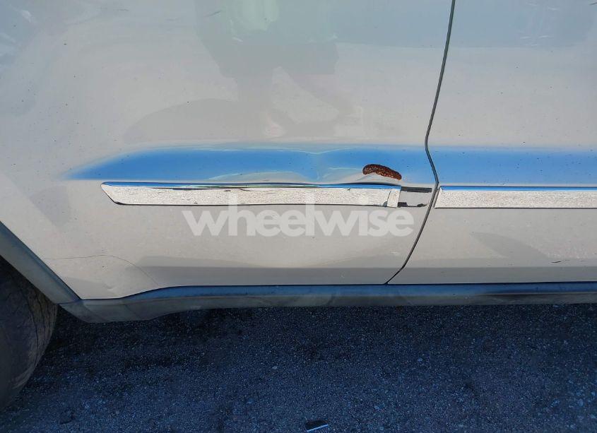 Photo 6 of 2011 Jeep Grand CHEROKEE LAREDO (VIN 1J4RR4GG2BC737400)