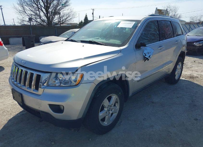 Photo 2 of 2011 Jeep Grand CHEROKEE LAREDO (VIN 1J4RR4GG3BC589578)