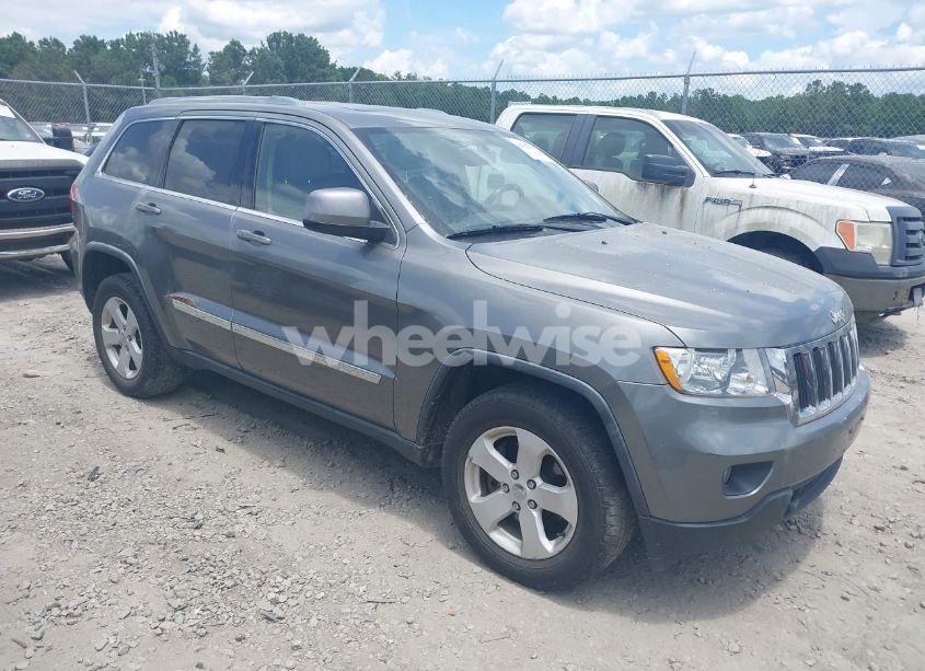 2011 Jeep Grand CHEROKEE LAREDO (VIN 1J4RR4GG3BC595896) main photo