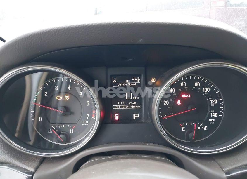 Photo 7 of 2011 Jeep Grand CHEROKEE LAREDO (VIN 1J4RR4GG3BC608789)