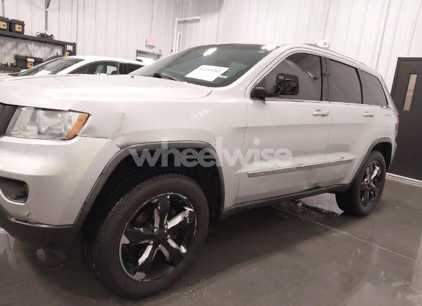 Photo 6 of 2011 Jeep Grand CHEROKEE LAREDO (VIN 1J4RR4GG3BC657216)