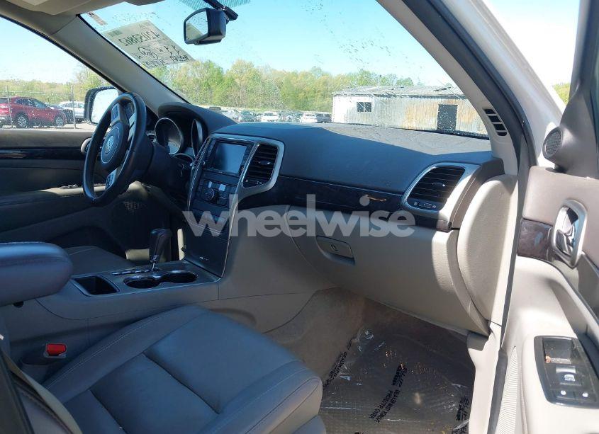 Photo 5 of 2011 Jeep Grand CHEROKEE LAREDO (VIN 1J4RR4GG3BC736370)