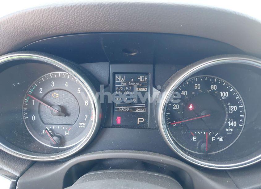 Photo 7 of 2011 Jeep Grand CHEROKEE LAREDO (VIN 1J4RR4GG3BC736370)