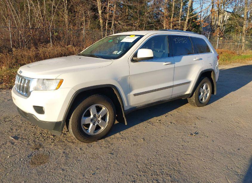 Photo 2 of 2011 Jeep Grand CHEROKEE LAREDO (VIN 1J4RR4GG4BC547405)