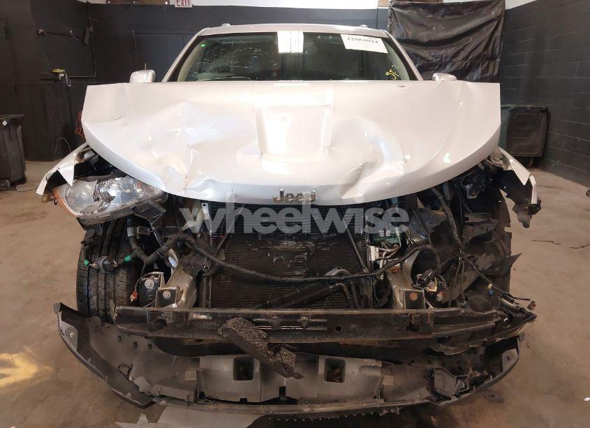 Photo 12 of 2011 Jeep Grand CHEROKEE LAREDO (VIN 1J4RR4GG4BC675904)