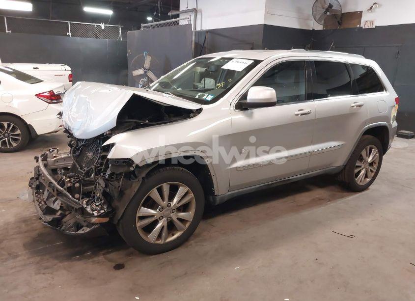 Photo 2 of 2011 Jeep Grand CHEROKEE LAREDO (VIN 1J4RR4GG4BC675904)