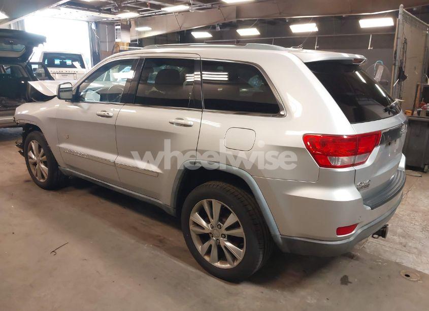Photo 3 of 2011 Jeep Grand CHEROKEE LAREDO (VIN 1J4RR4GG4BC675904)