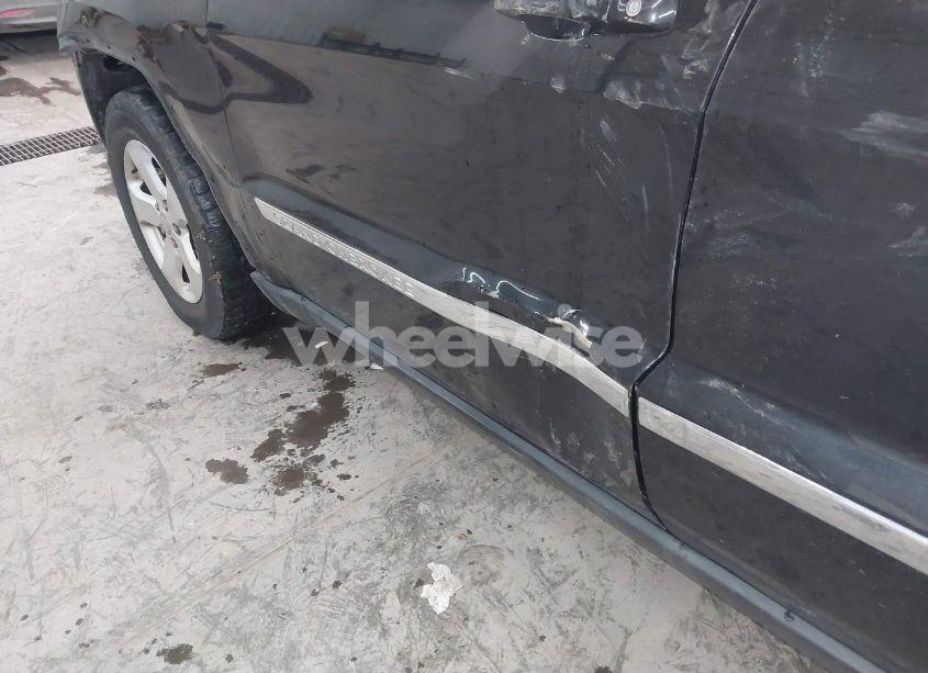 Photo 17 of 2011 Jeep Grand CHEROKEE LAREDO (VIN 1J4RR4GG5BC506152)