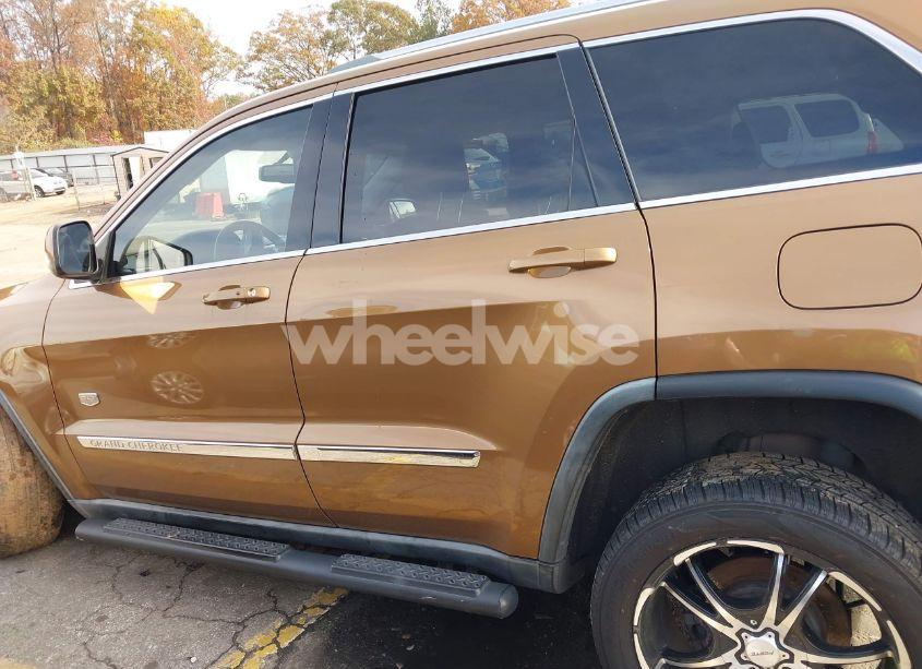 Photo 14 of 2011 Jeep Grand CHEROKEE LAREDO (VIN 1J4RR4GG5BC675555)